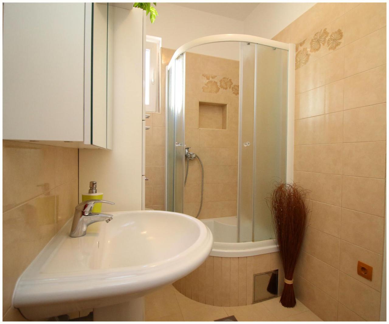 Apartment Slavko Примоштен Экстерьер фото